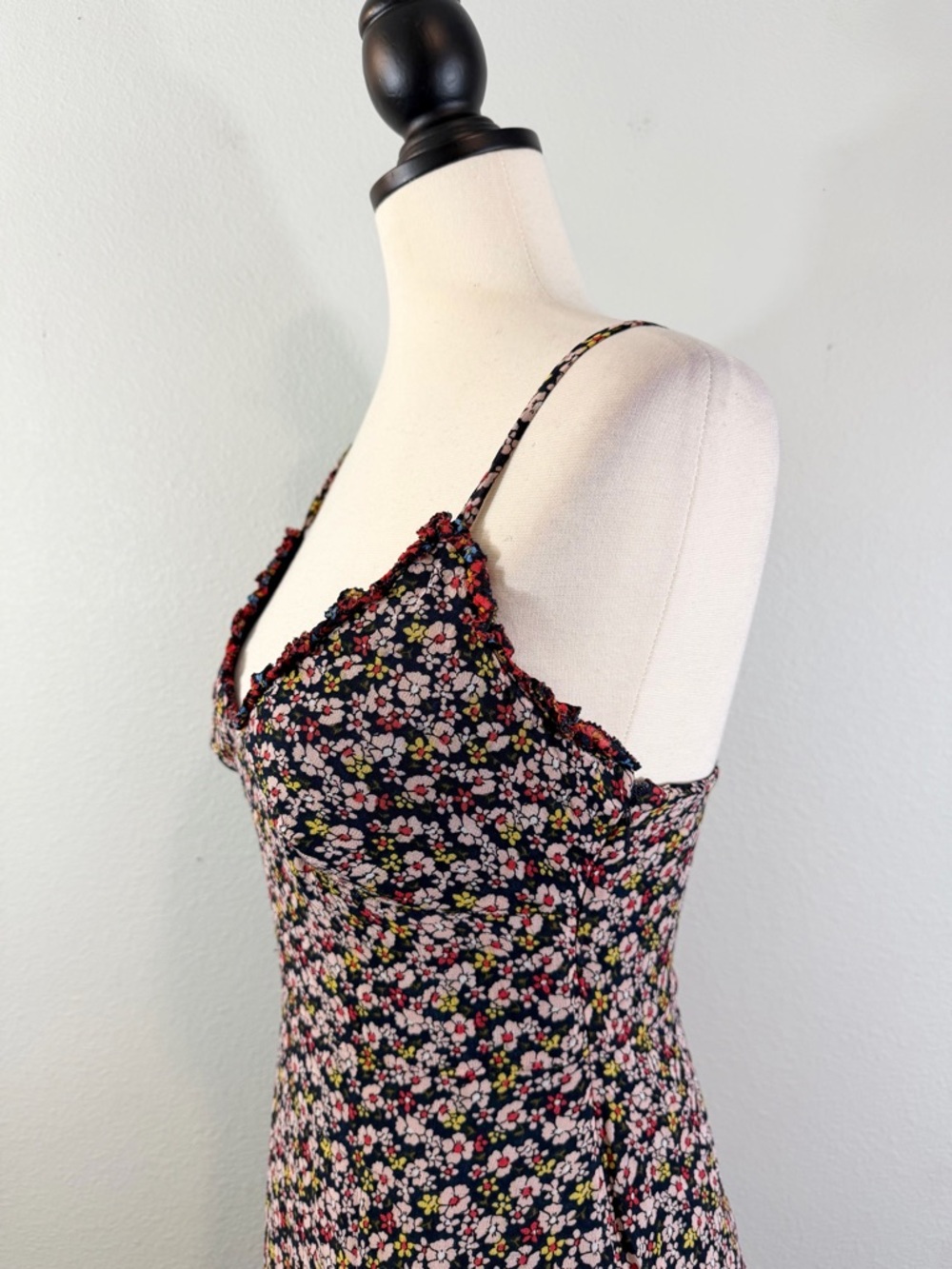 Jack Wills Floral Mini Dress Size 4 Black Red Ruffle Festival Boho Western - Picture 5 of 13